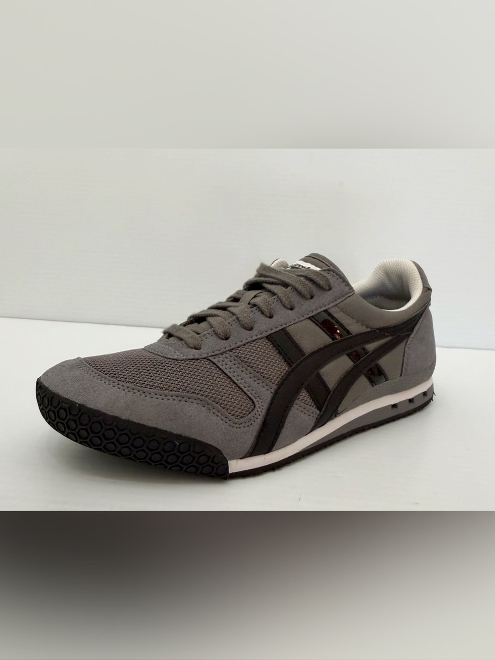 Onitsuka Tiger Ultimate 81 Sneakers Charcoal and Black Men’s Size 7.5